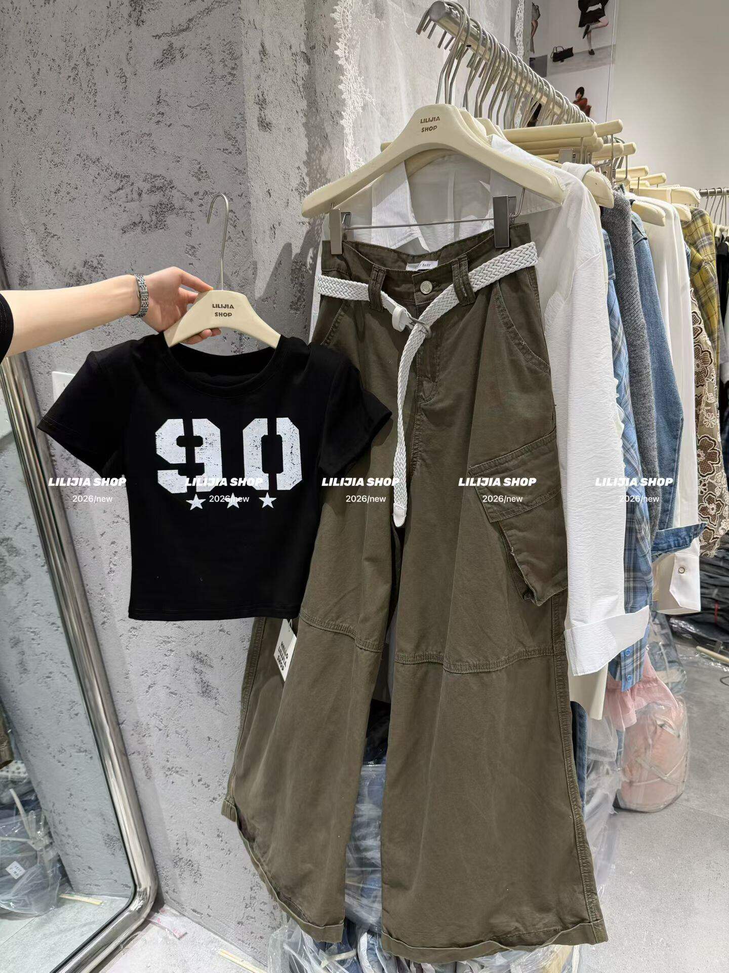 Korean 2026 Summer New American Style Letter Print Short Sleeve T-Shirt Women Slim Short Padded Shoulder Top Trendy - Image 4