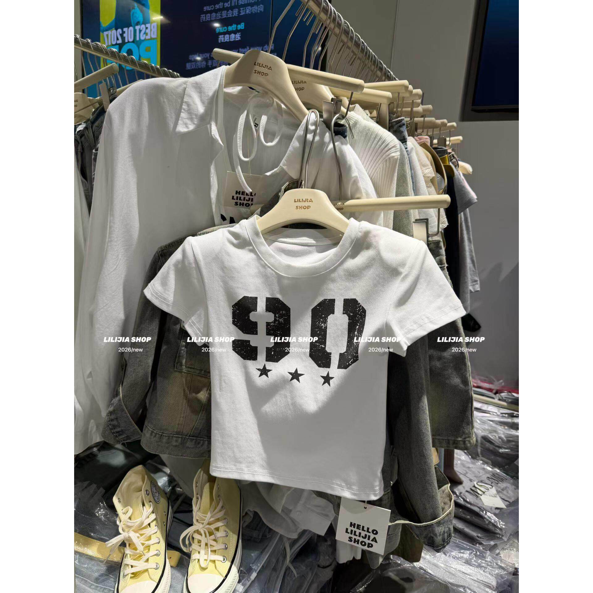 Korean 2026 Summer New American Style Letter Print Short Sleeve T-Shirt Women Slim Short Padded Shoulder Top Trendy - Image 2