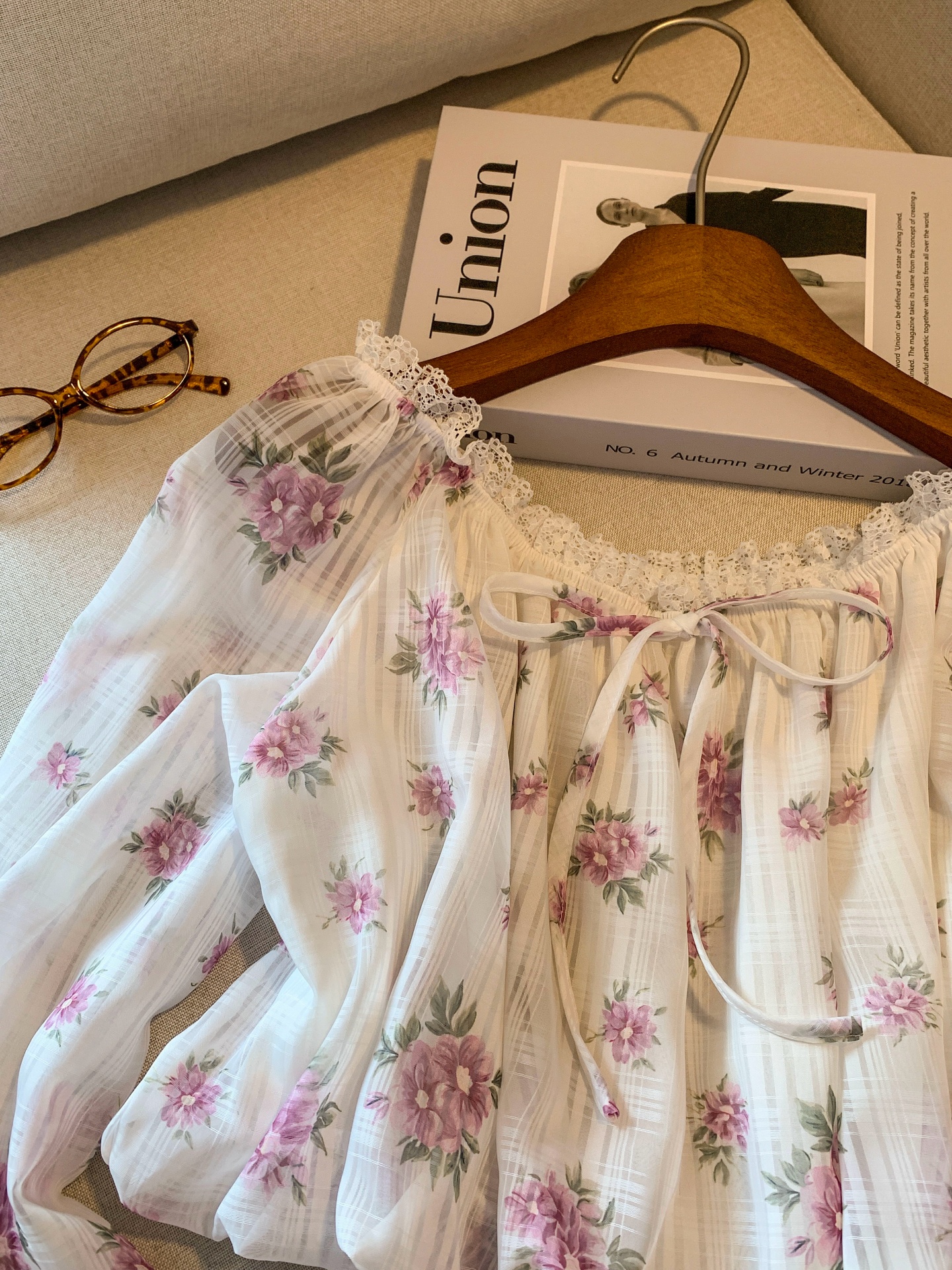 Women's Floral Off-Shoulder Long-Sleeve Shirt French Style Short Casual Top - Image 2